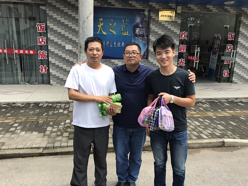 防暑降溫送清涼，高溫慰問(wèn)潤(rùn)人心——宏嘉公司開展高溫慰問(wèn)活動(dòng)